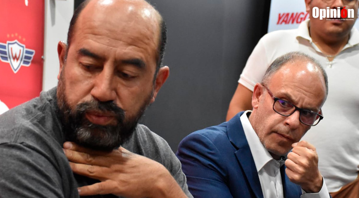 Omar Mustafá, presidente de Wilstermann descarga su bronca. NOÉ PORTUGAL.