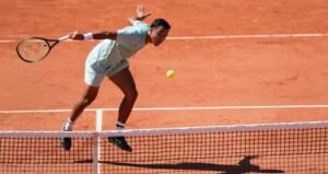 Dos bolivianos en París: Dellien se une a Prado y también clasifica a Roland Garros 2026