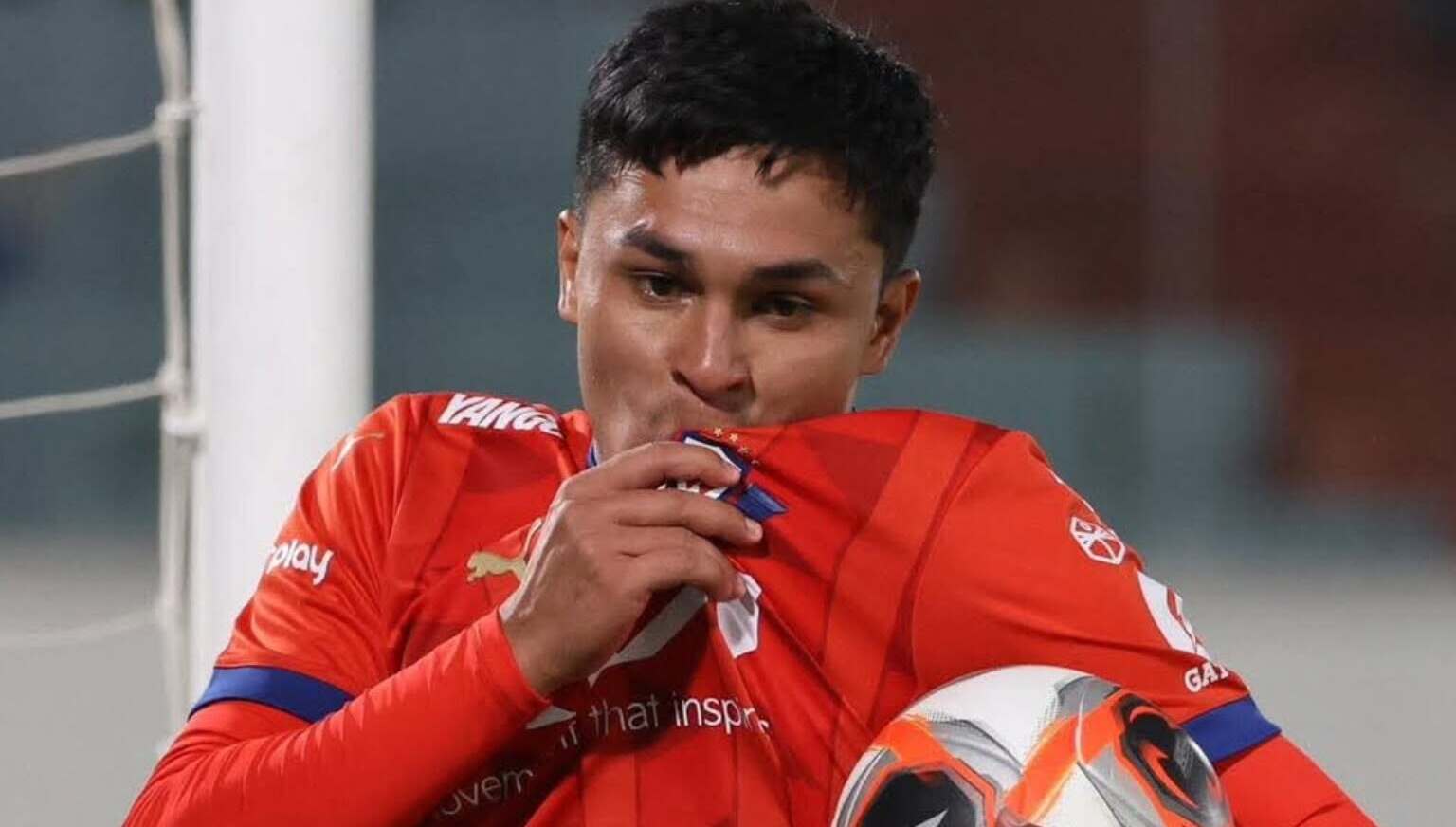 Héctor Bobadilla en su paso por Wilstermann. ARCHIVO.