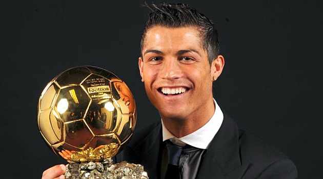 Cristiano Ronaldo se quedó con el Balón de Oro en 2008. RRSS.